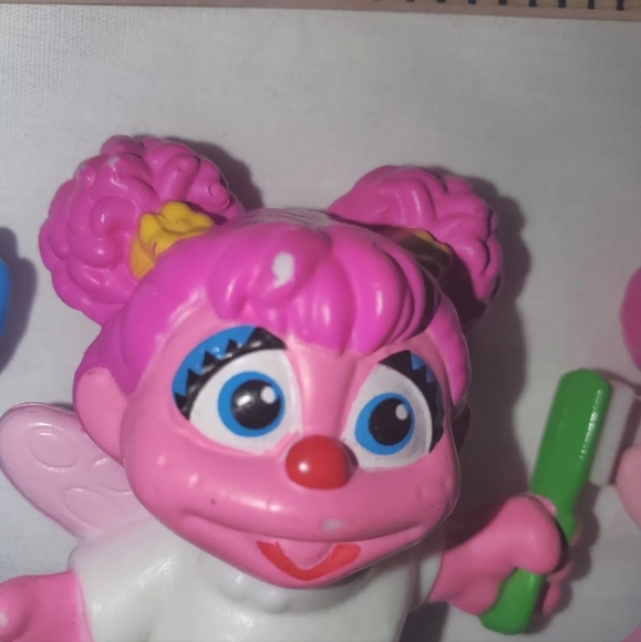 : Lot of 16 Hasbro Sesame Street toy Figures plastic  2.5" to 3" & plush toys - Picture 12 of 17